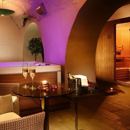 קושיצה Hotel Ambassador מראה חיצוני תמונה