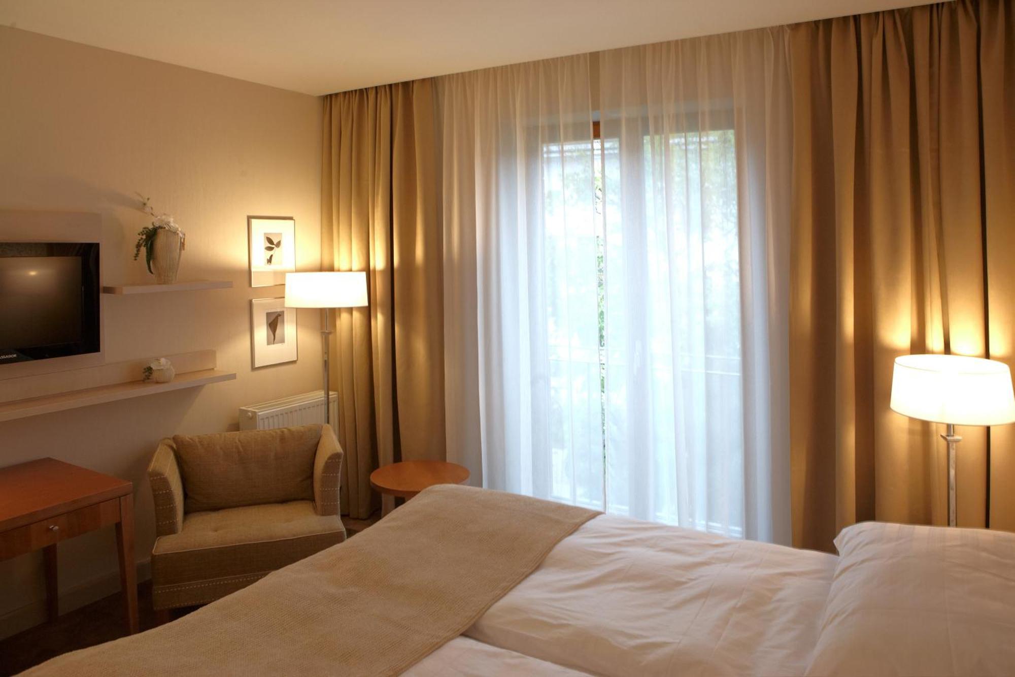 קושיצה Hotel Ambassador מראה חיצוני תמונה