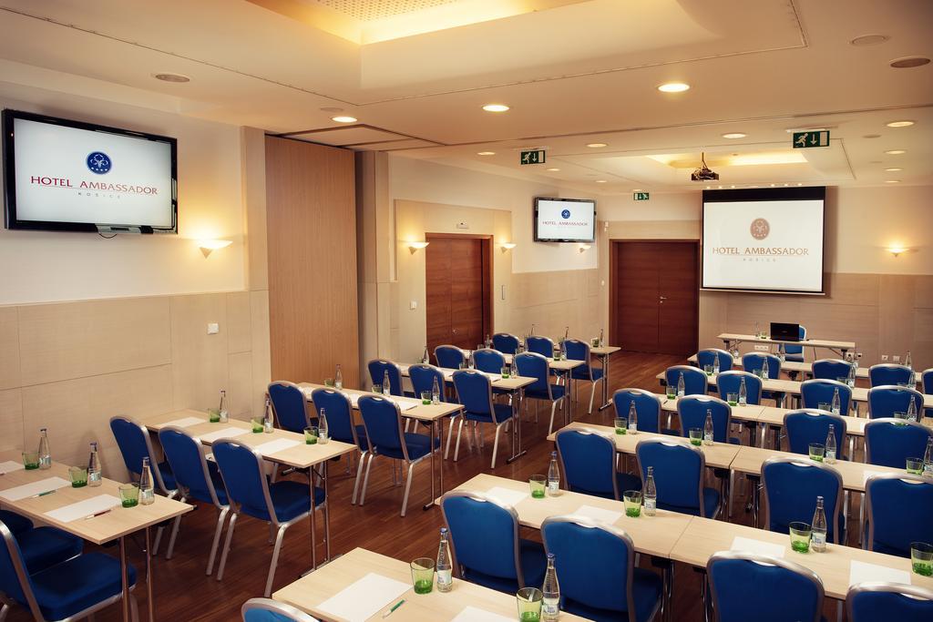 קושיצה Hotel Ambassador מראה חיצוני תמונה