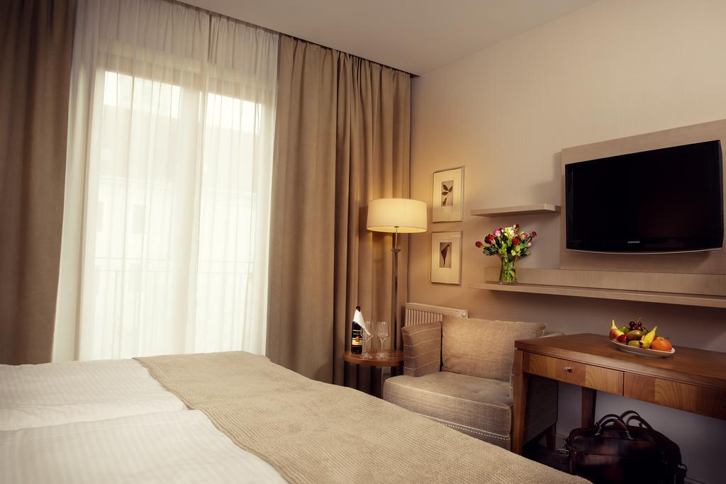 קושיצה Hotel Ambassador מראה חיצוני תמונה