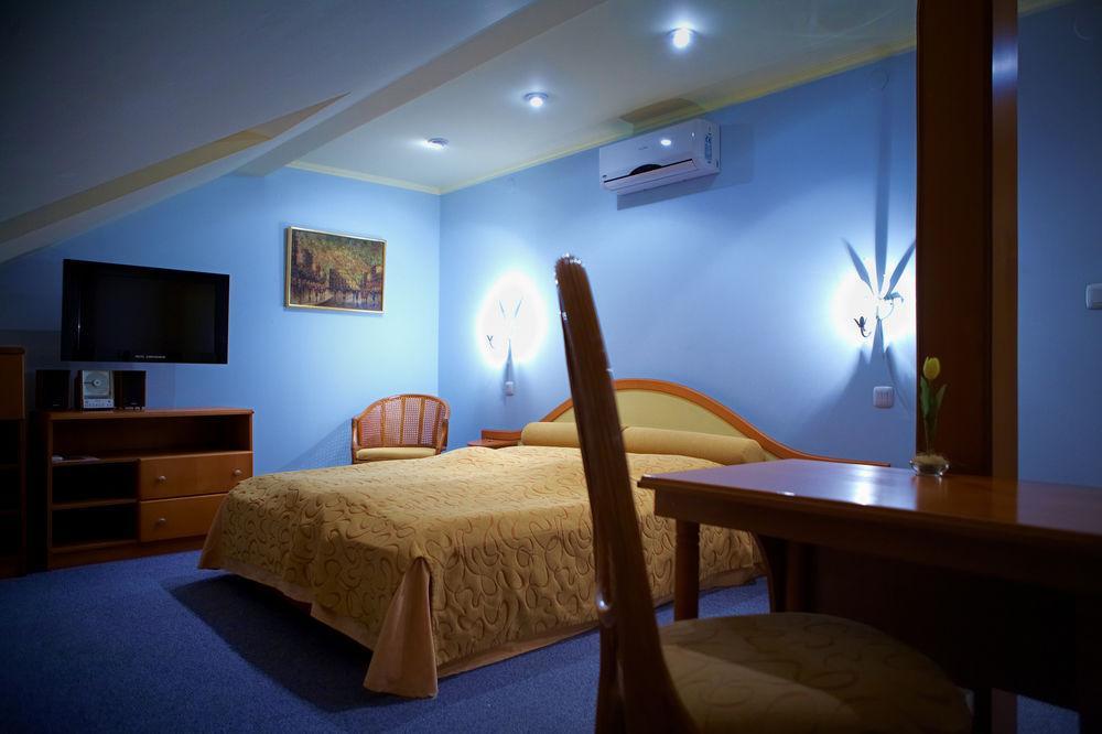 קושיצה Hotel Ambassador מראה חיצוני תמונה