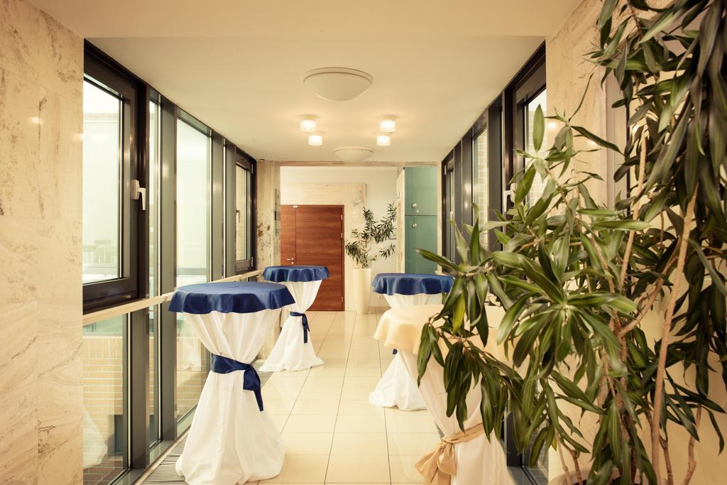 קושיצה Hotel Ambassador מראה חיצוני תמונה