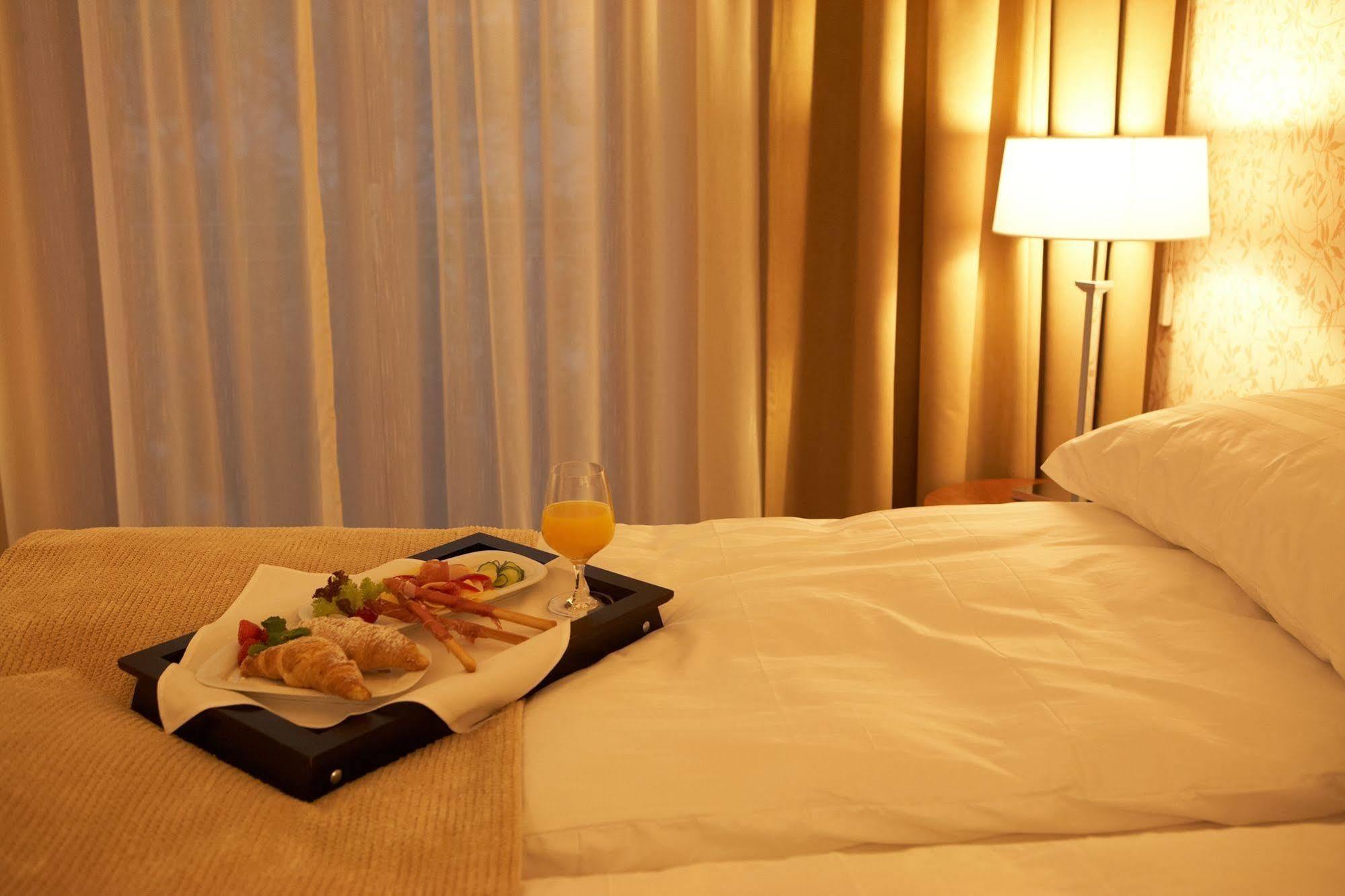 קושיצה Hotel Ambassador מראה חיצוני תמונה