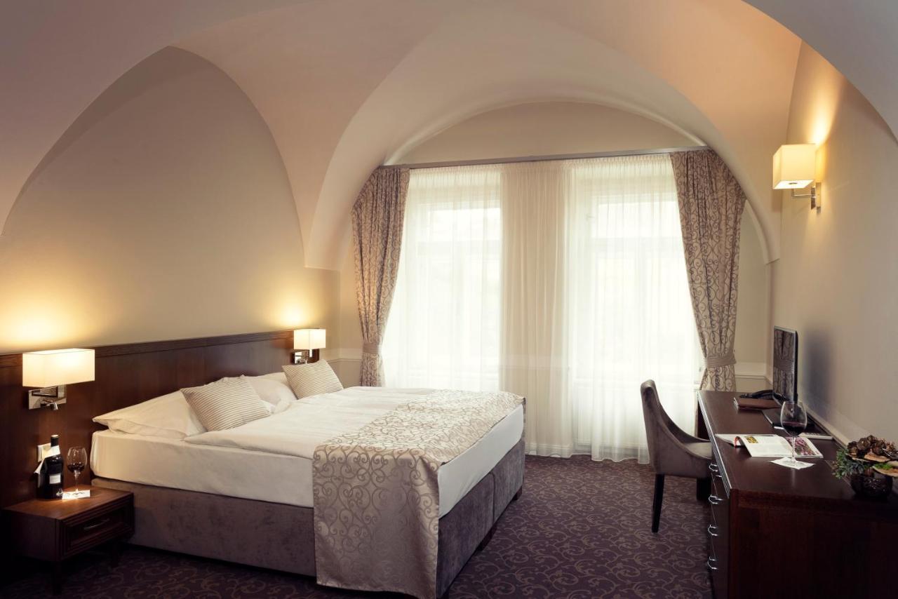 קושיצה Hotel Ambassador מראה חיצוני תמונה