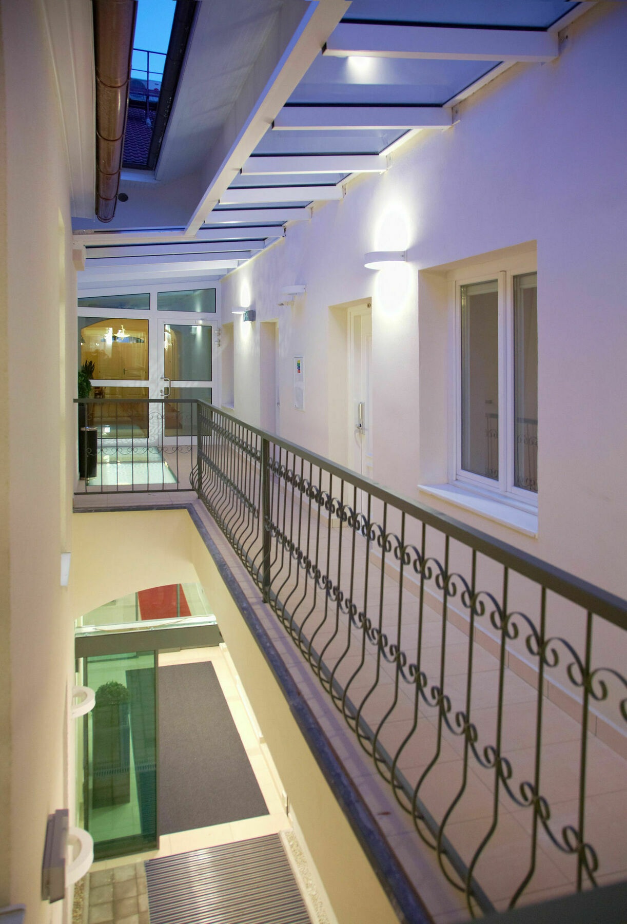קושיצה Hotel Ambassador מראה חיצוני תמונה