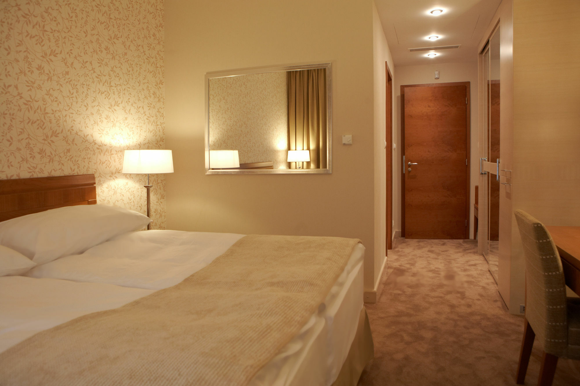 קושיצה Hotel Ambassador מראה חיצוני תמונה