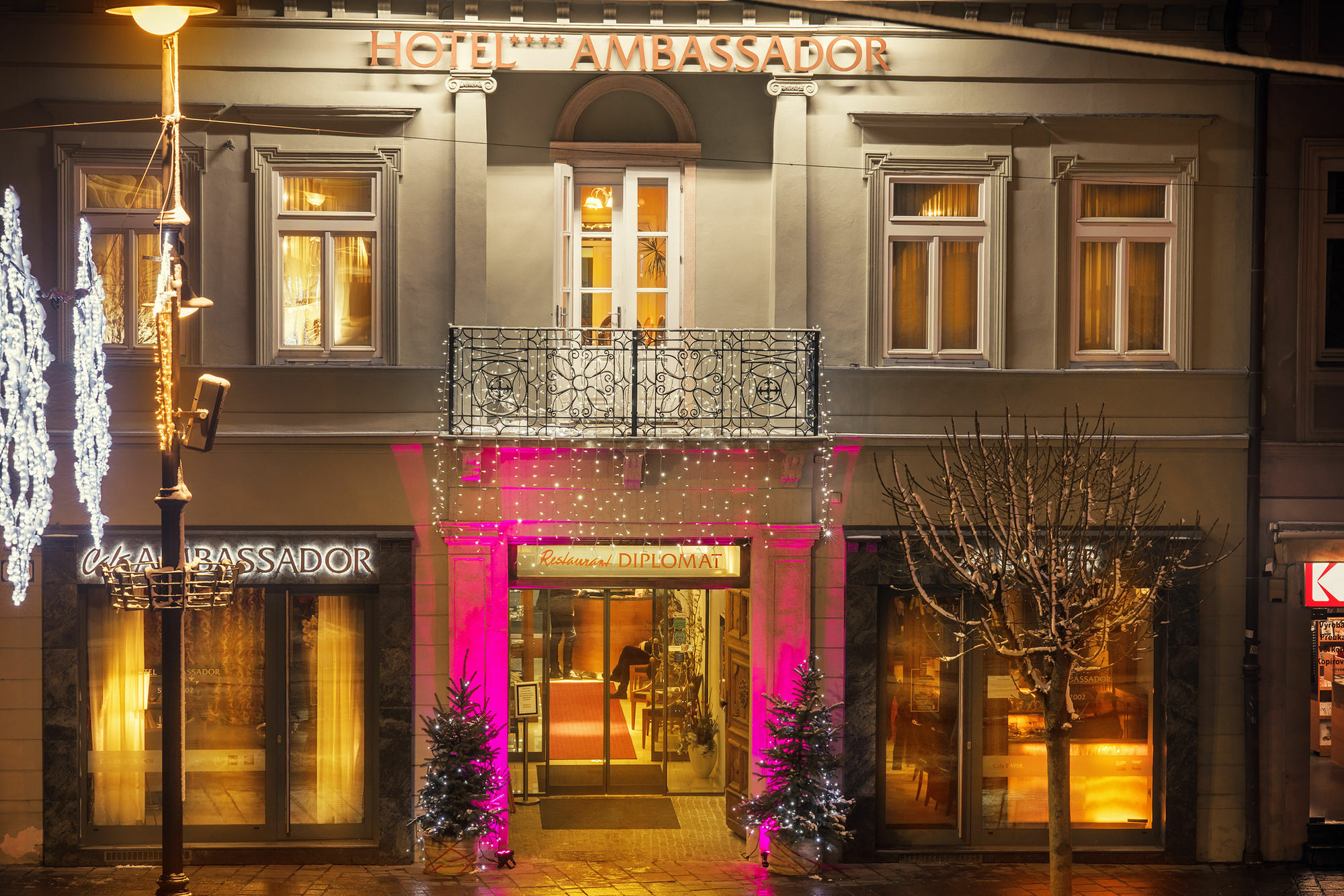 קושיצה Hotel Ambassador מראה חיצוני תמונה